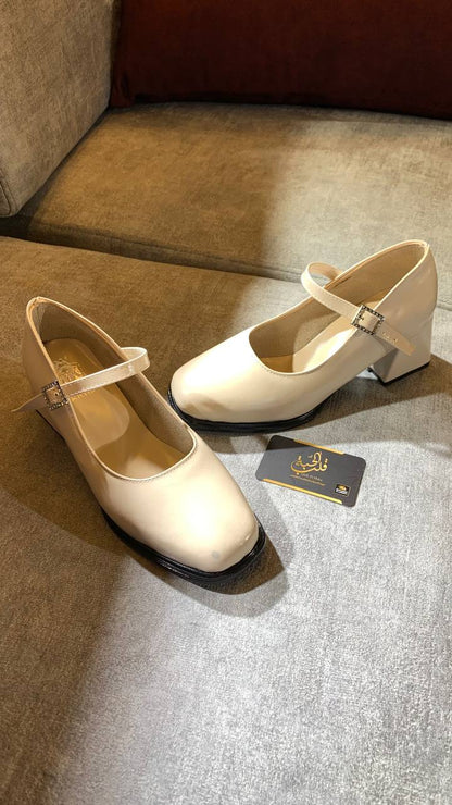 Chaussure Classique Femme – Style Intemporel